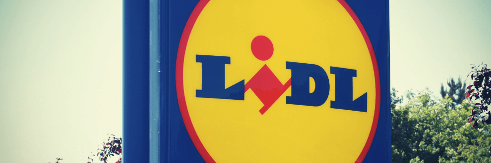 uithangbord van een lidl-filiaal voor de artikel LIDL: Een Duitse, duurzame retailer die in Nederland blijft groeien